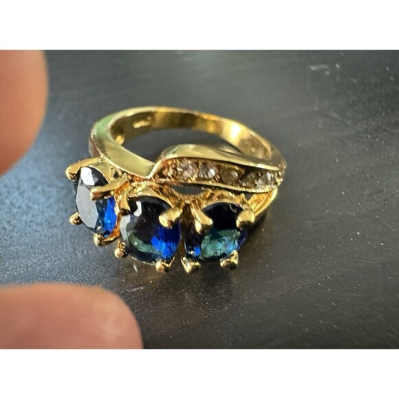 Fine 10K Gold Royal Blue Three-Stone Claw Set Ring – Size 7 - Picture 1 of 8